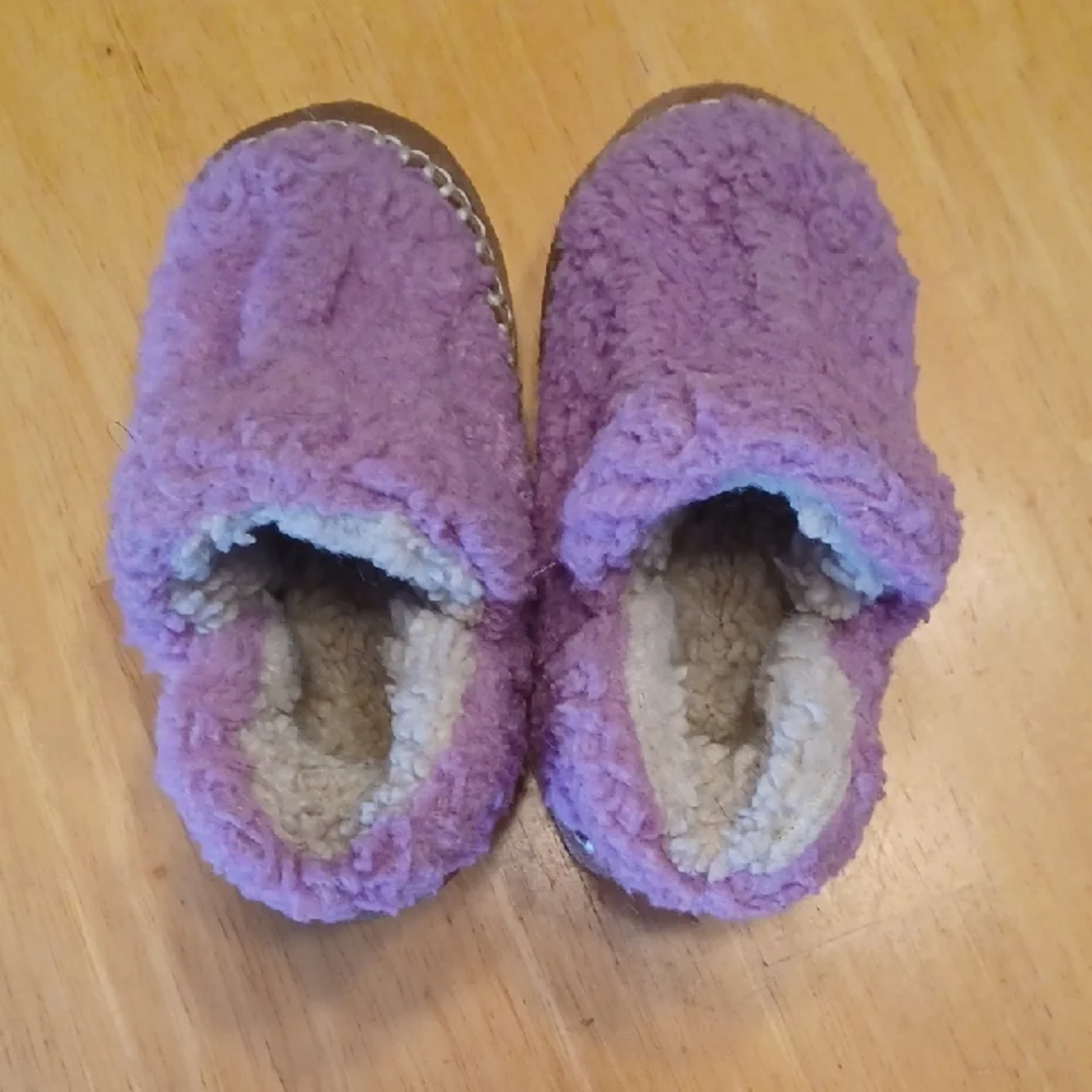 L.L. Bean Kids Plush Slip-On Moccassins in Purple with Brown Trim Size 7/8